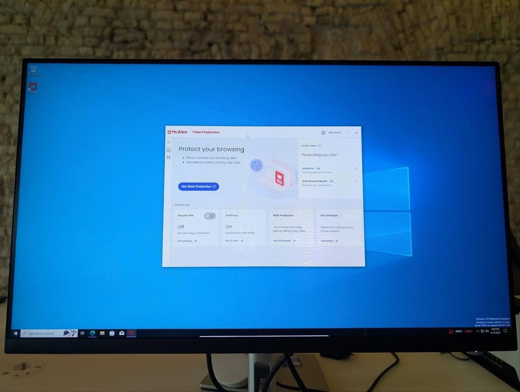 McAfee desktop interface